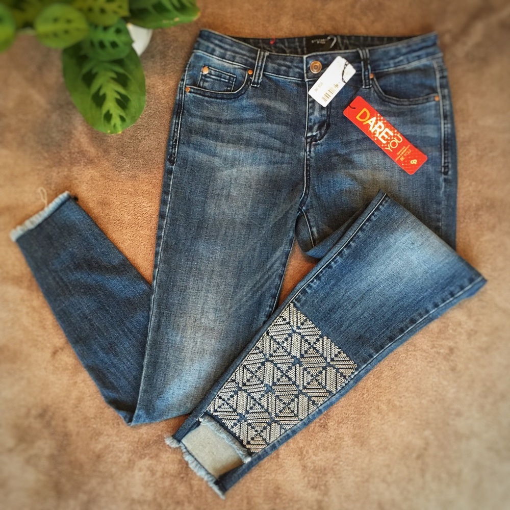 NWT High Low Fray Hem Skinny Jeans, size 29